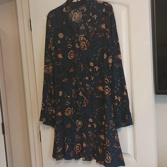 Sanctuary Dress - Picture 4 of 6